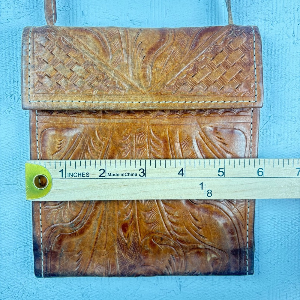 VTG Leaders in Leather Tan Leather Crossbody Bag Built in Wallet - Picture 16 of 16